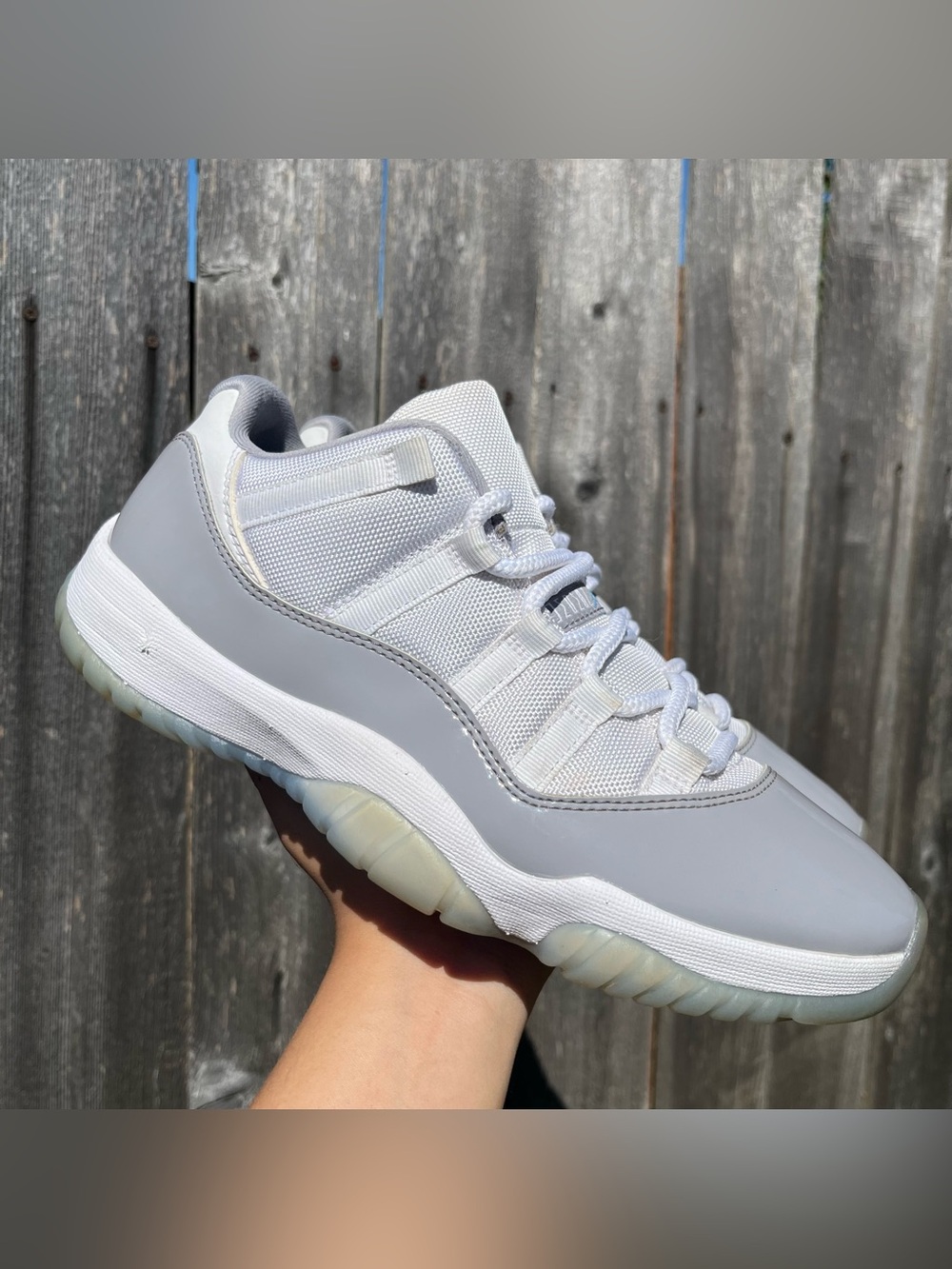 Nike air Jordan 11 low cement grey size 9